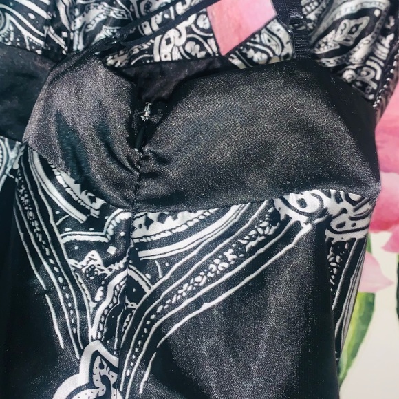 PLASTIC BRAND🩶Silky, Satin Flowy Camisole - Picture 9 of 10